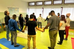 Progetto \"Benessere a scuola\", lezione di yoga